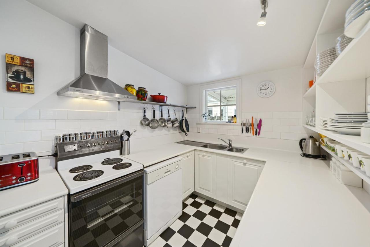 Pendreigh Cottage - Martinborough Holiday Home Bagian luar foto