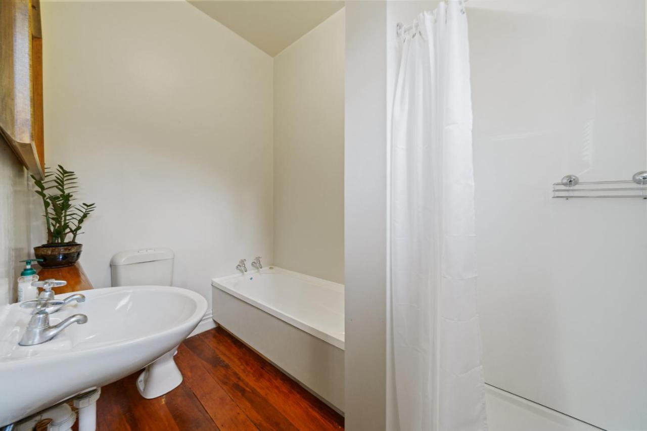 Pendreigh Cottage - Martinborough Holiday Home Bagian luar foto