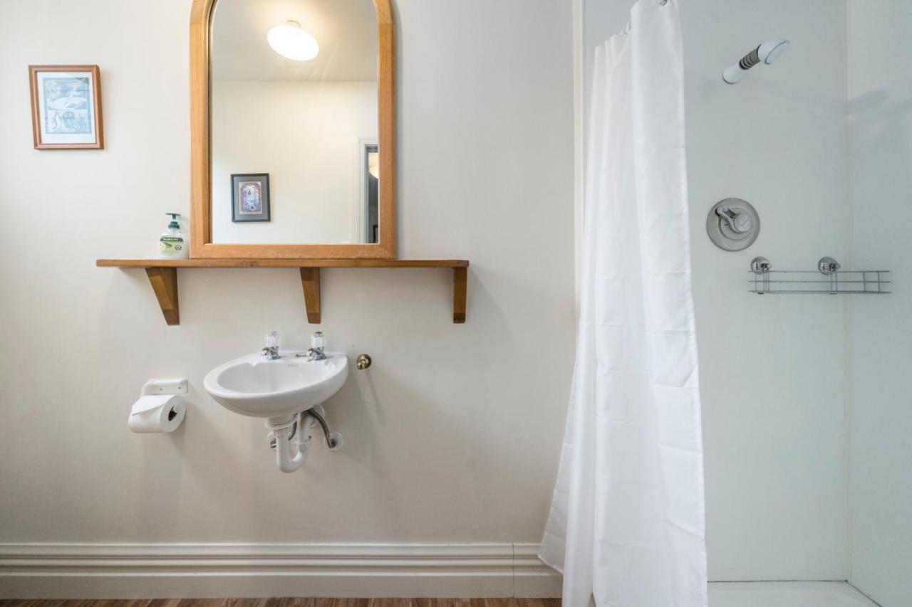 Pendreigh Cottage - Martinborough Holiday Home Bagian luar foto