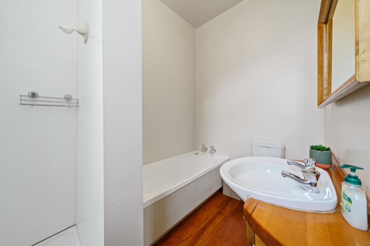 Pendreigh Cottage - Martinborough Holiday Home Bagian luar foto