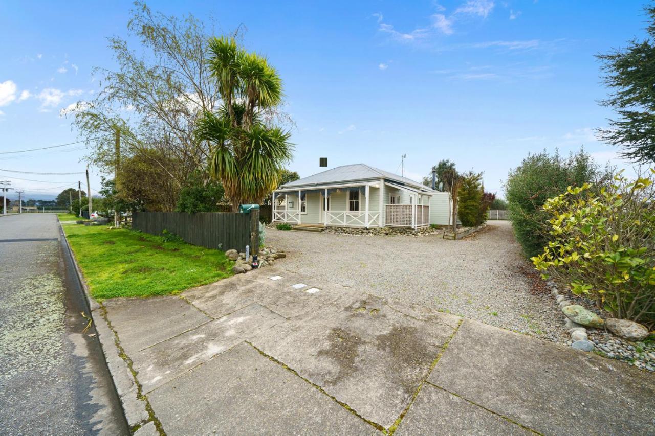 Pendreigh Cottage - Martinborough Holiday Home Bagian luar foto